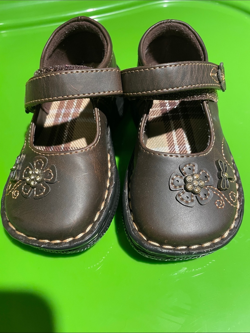 Girls Brown Floral Mary Jane Dress Shoes with Hook-and-Loop Strap